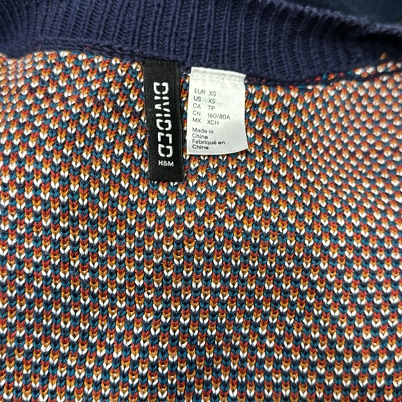 Divided by H&M bold Aztec sweater cardigan Size XS oversized fit - Picture 6 of 7